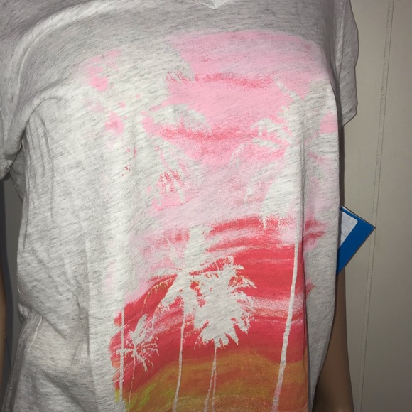 Women’s Columbia T-shirt size medium NWT - Picture 2 of 8